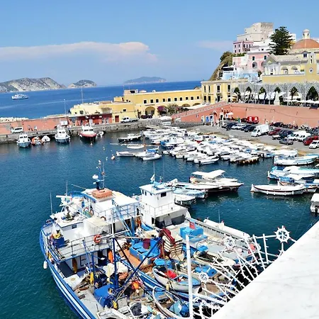 Maridea - La Darsena Ponza